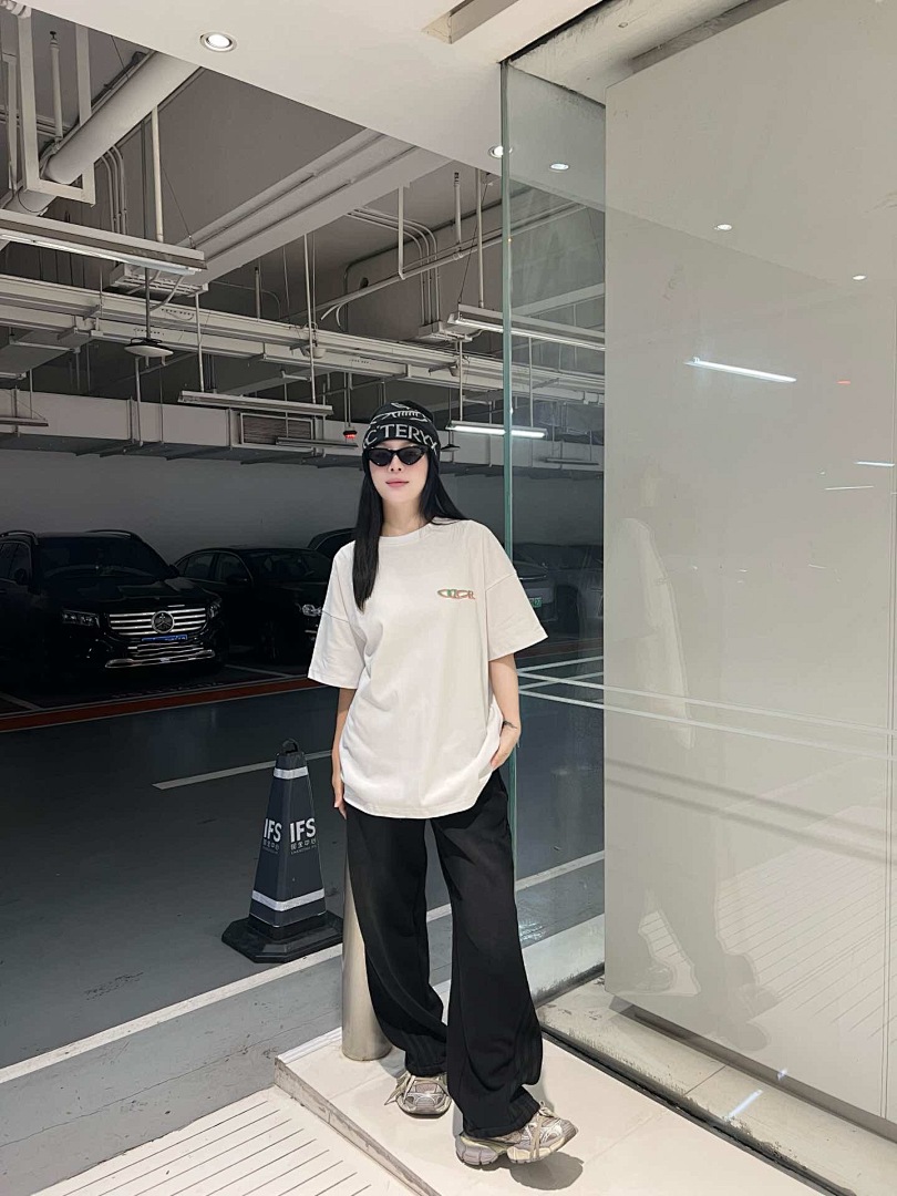 Unbranded DR Star Embroidered T - Image 18