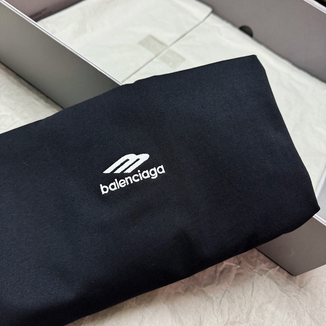 Balenciaga 3B Sleeve Embroidered Short - Image 8