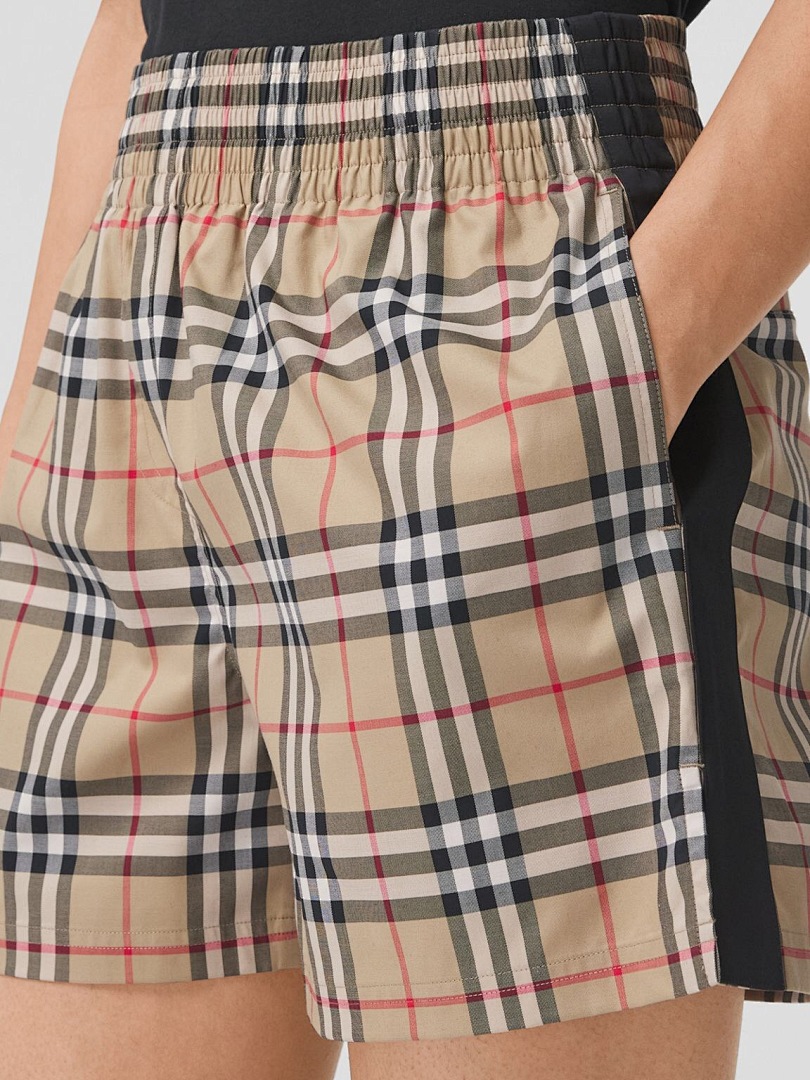 Burberry Black Short (Women) - Image 16