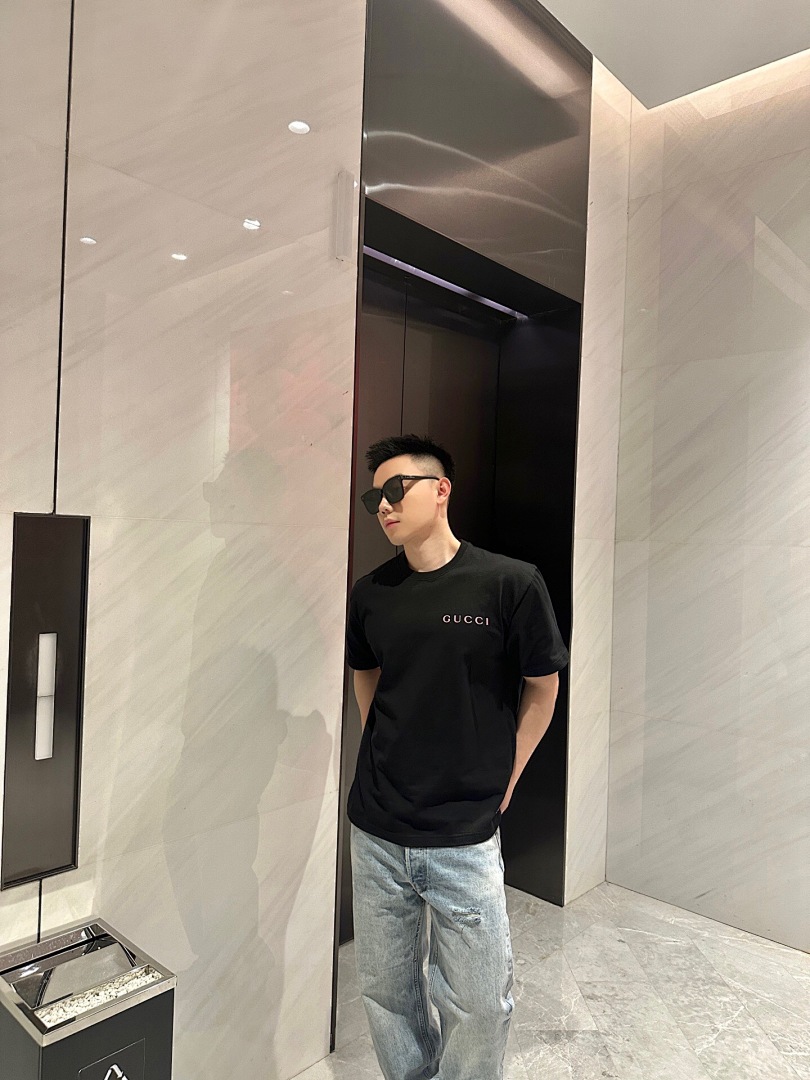 Gucci Pink T - Image 15