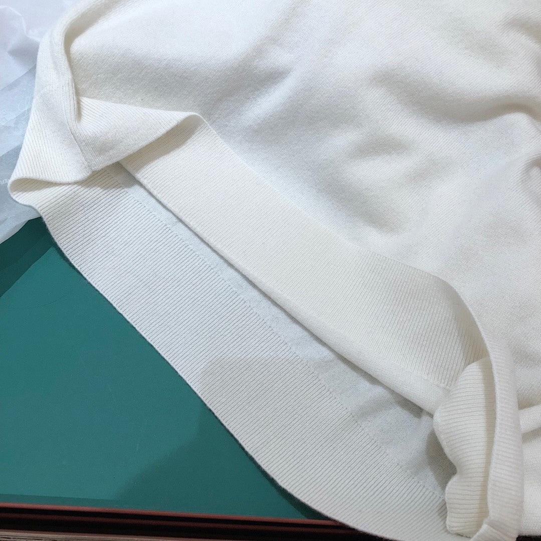Unbranded Mountain Velvet Half Fleece (White) - Image 9