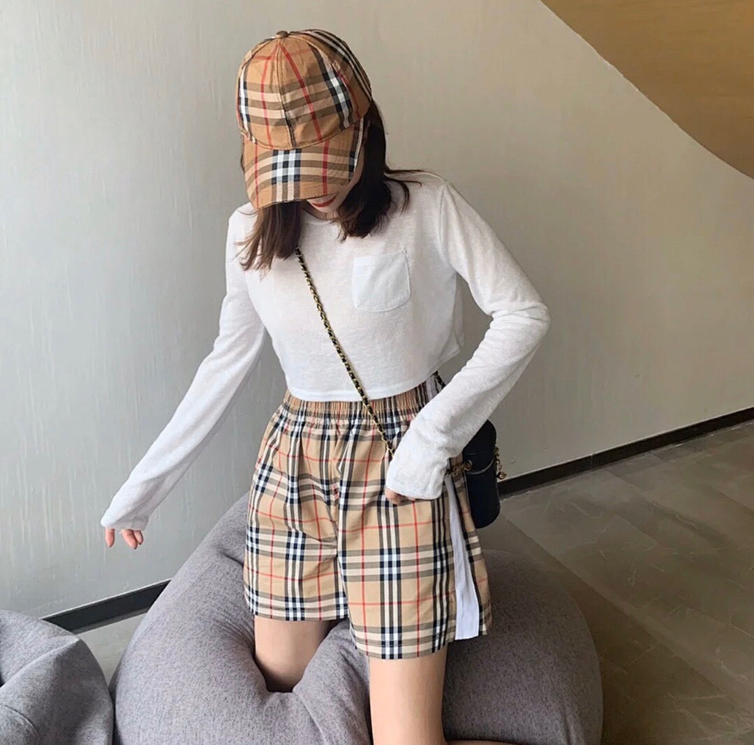 Burberry White Short (Women) - Image 19