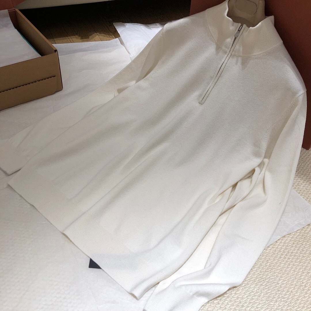 Unbranded Mountain Velvet Half Fleece (White) - Image 3