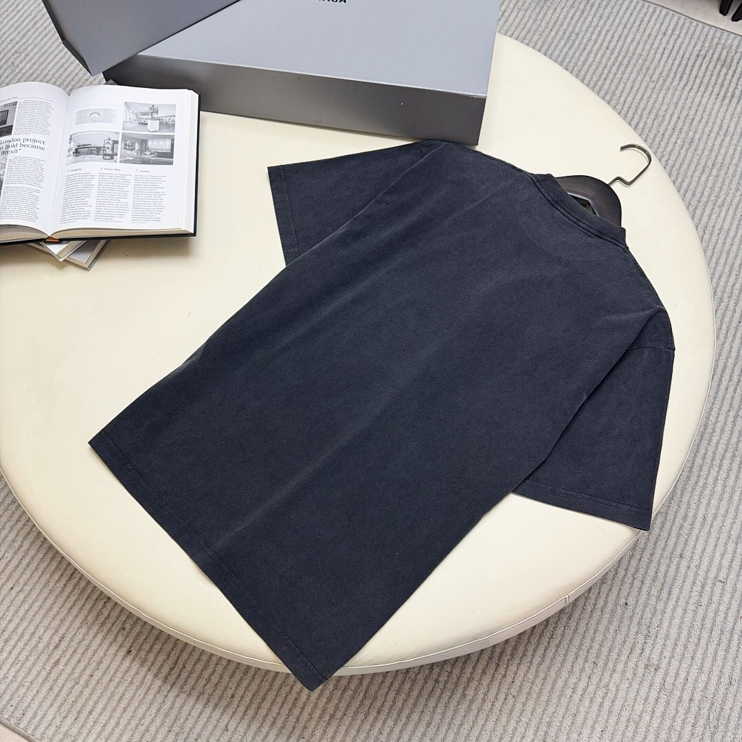 Balenciaga Print T - Image 6