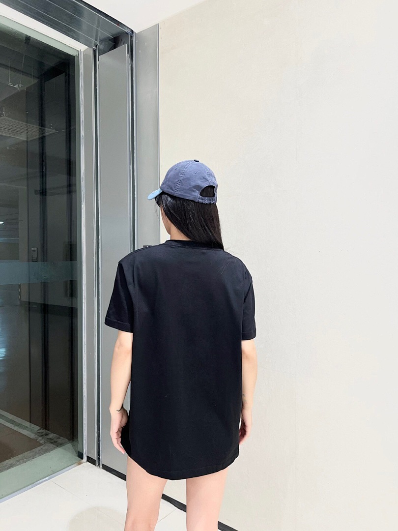Unbranded DR Small Print T (Black) - Image 20