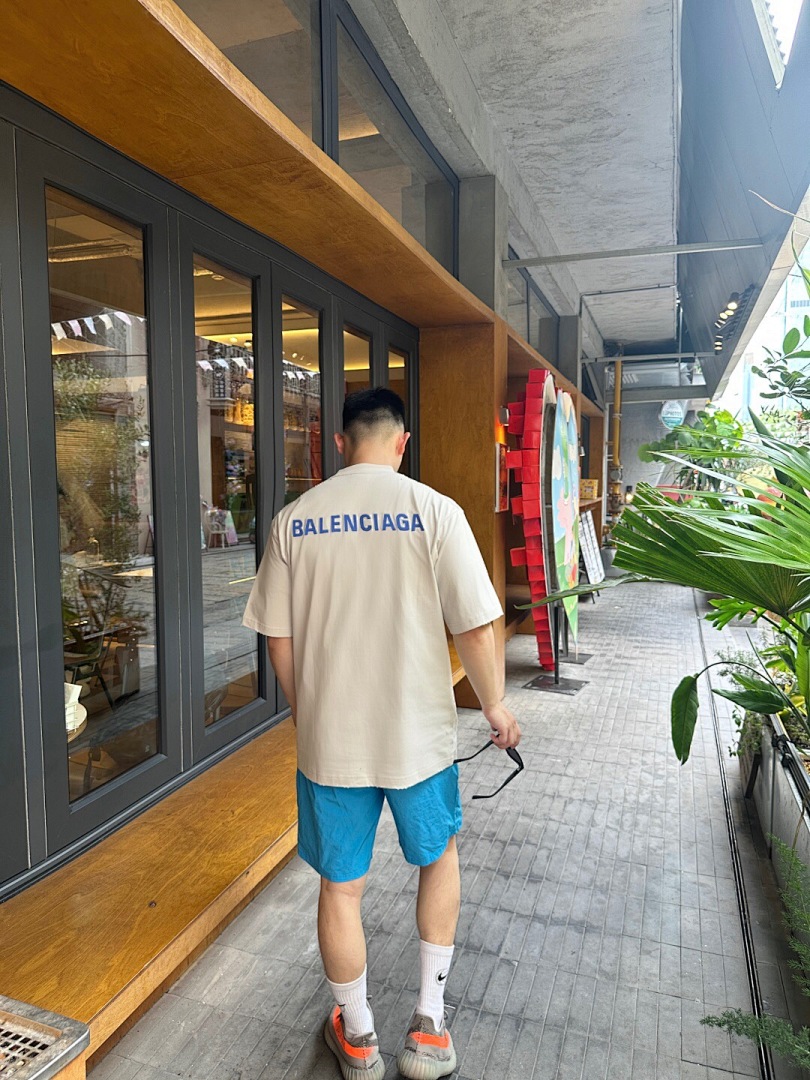Balenciaga Blue Embroidered T - Image 20