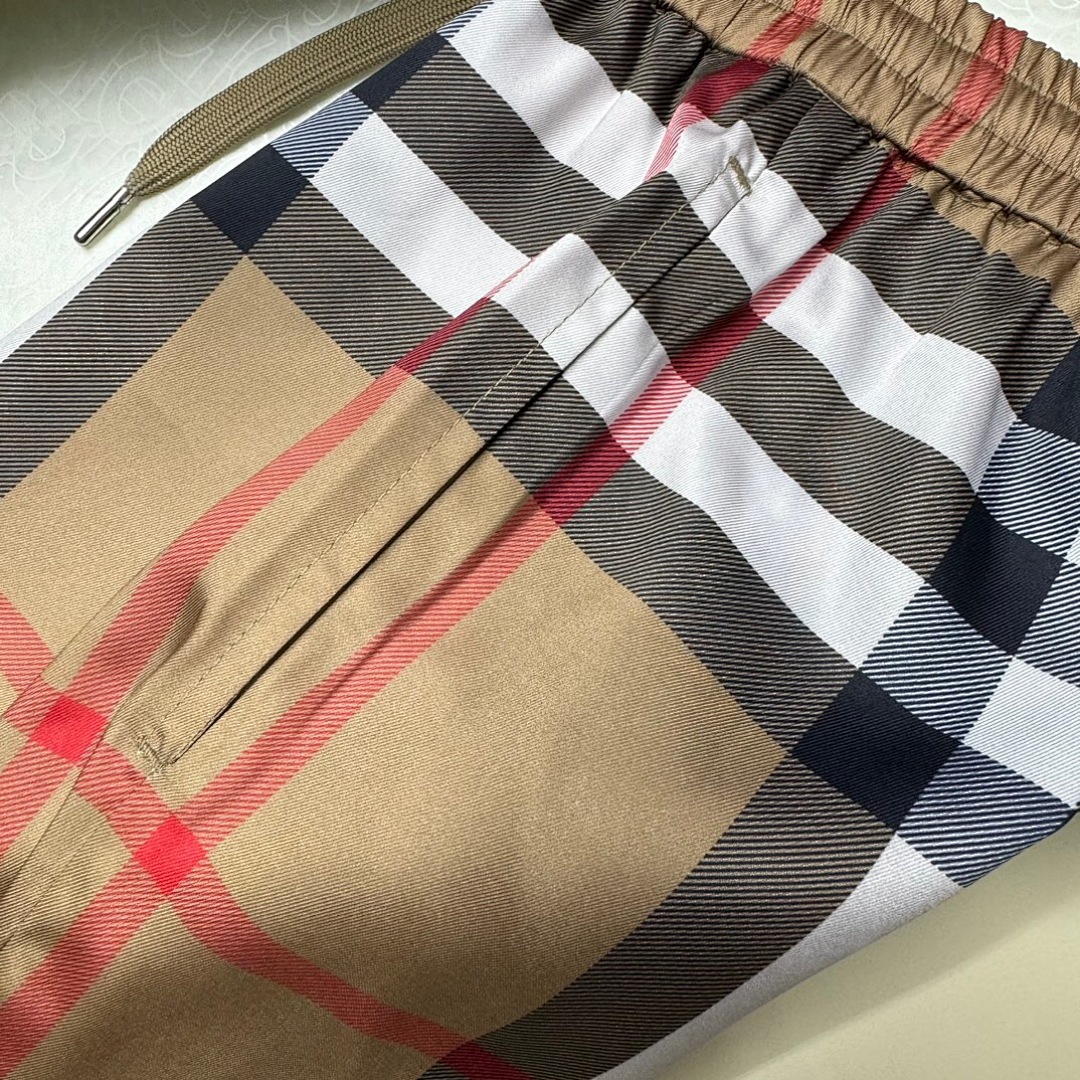 Burberry BR Big Plaid Short - Image 9