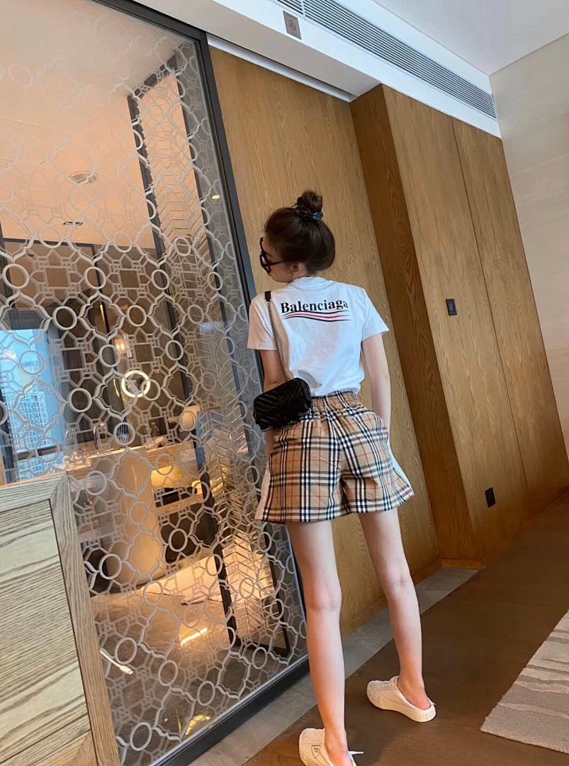 Burberry White Short (Women) - Image 20