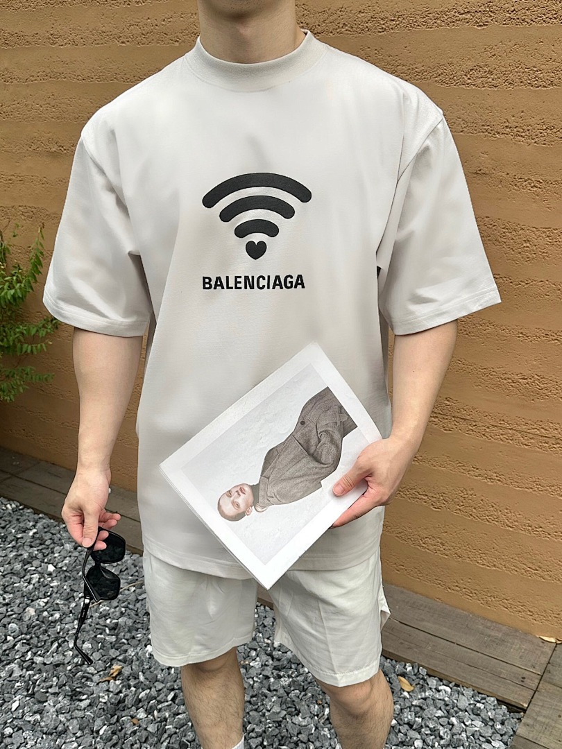 Balenciaga 520 Limited Exclusive Short Sleeve - Image 18