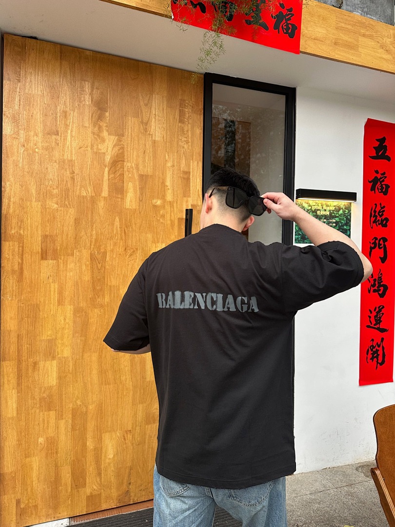 Balenciaga Short Sleeve - Image 15
