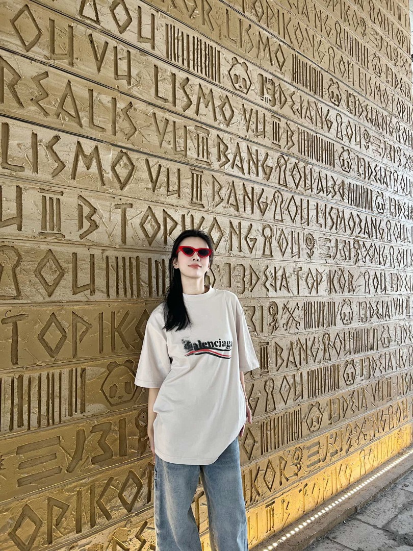 Balenciaga Print T - Image 12