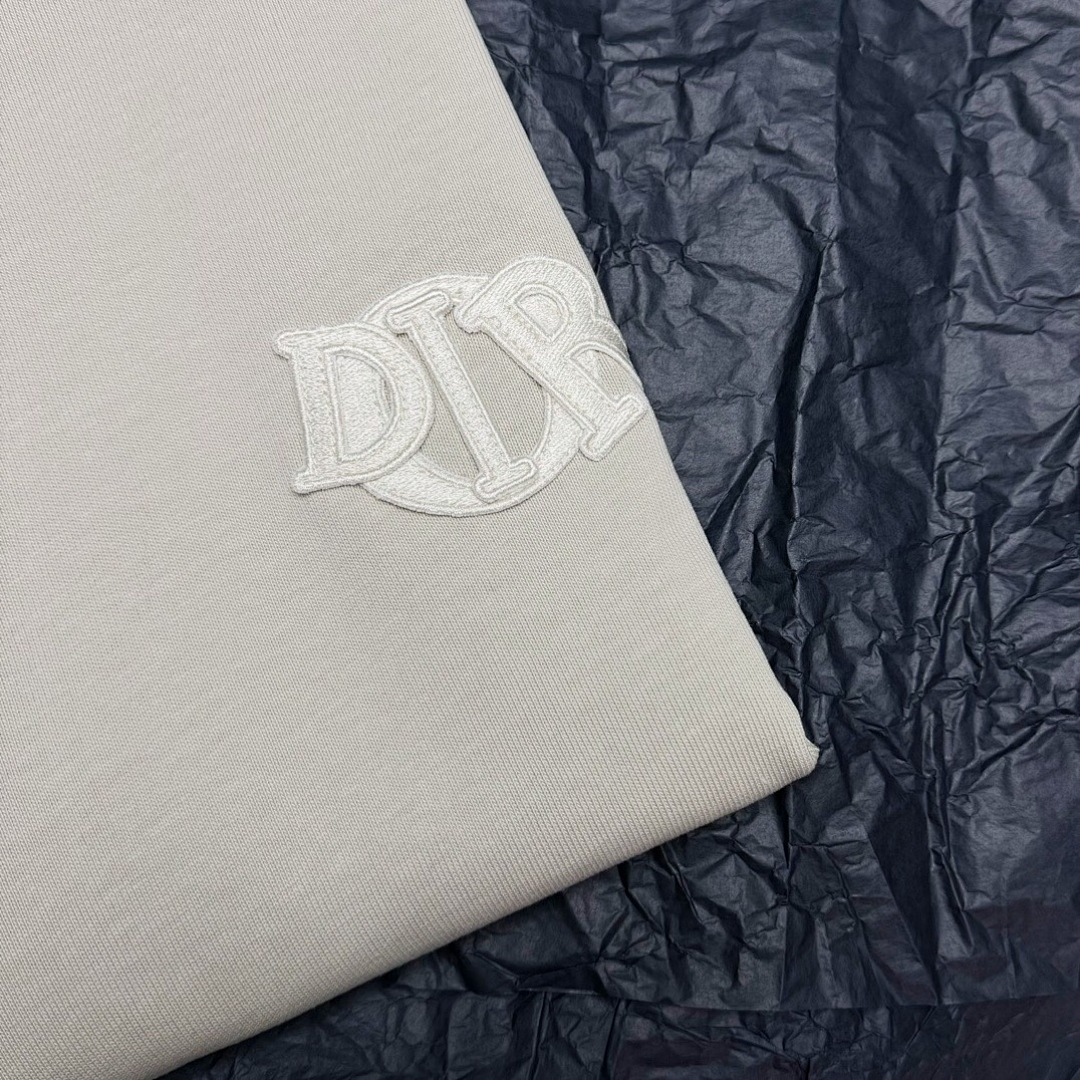 Unbranded DR Short Sleeve - Image 9