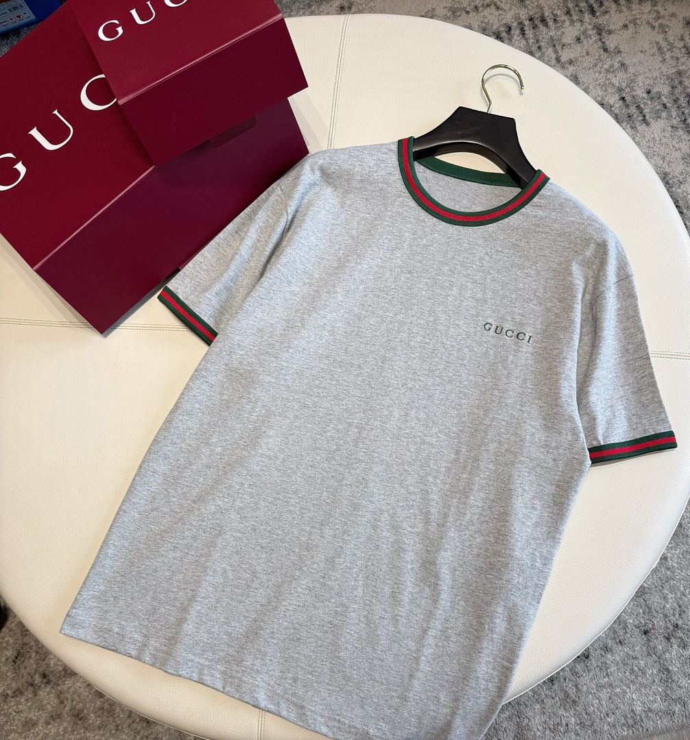 Gucci Grey Red Green Strap Short Sleeve - Image 4