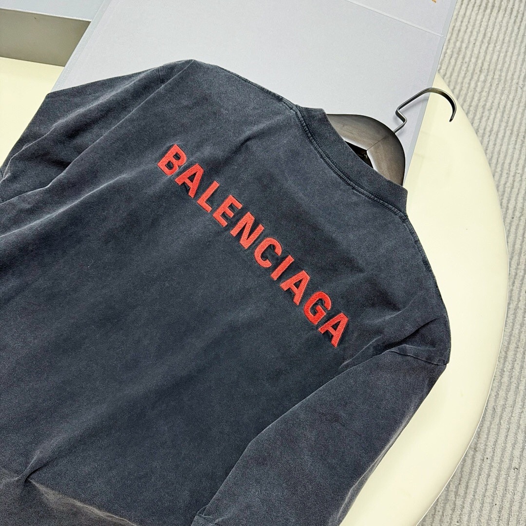 Balenciaga Red Embroidered T - Image 8