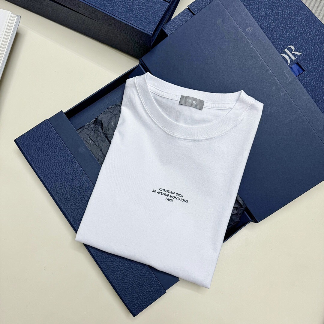 Unbranded DR Small Print T (White) - Image 6