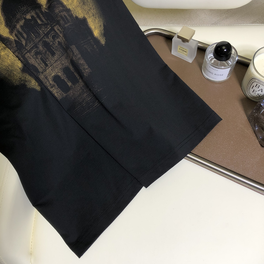 Balenciaga City Print T - Image 10