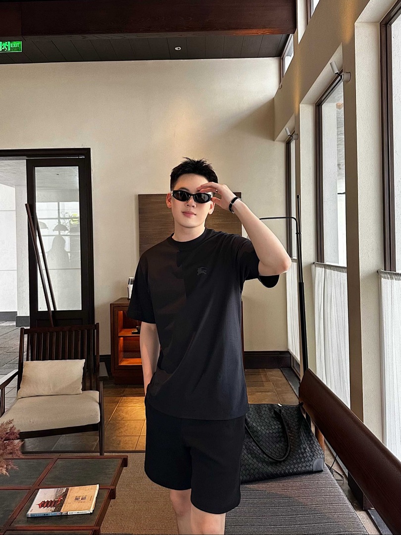 Burberry Gum Print Short Sleeve (Black) - Image 27