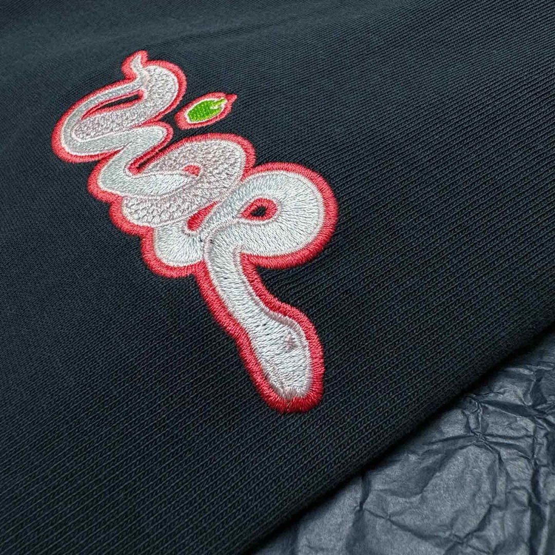 Unbranded DR Embroidered T - Image 10