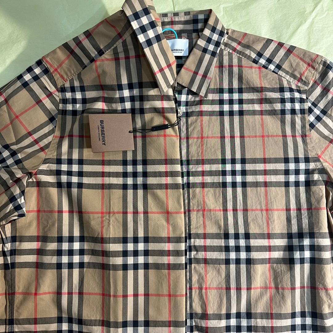Burberry Short Sleeve - Image 11