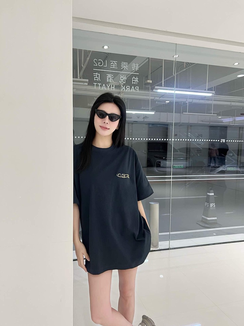 Unbranded DR Star Embroidered T - Image 18