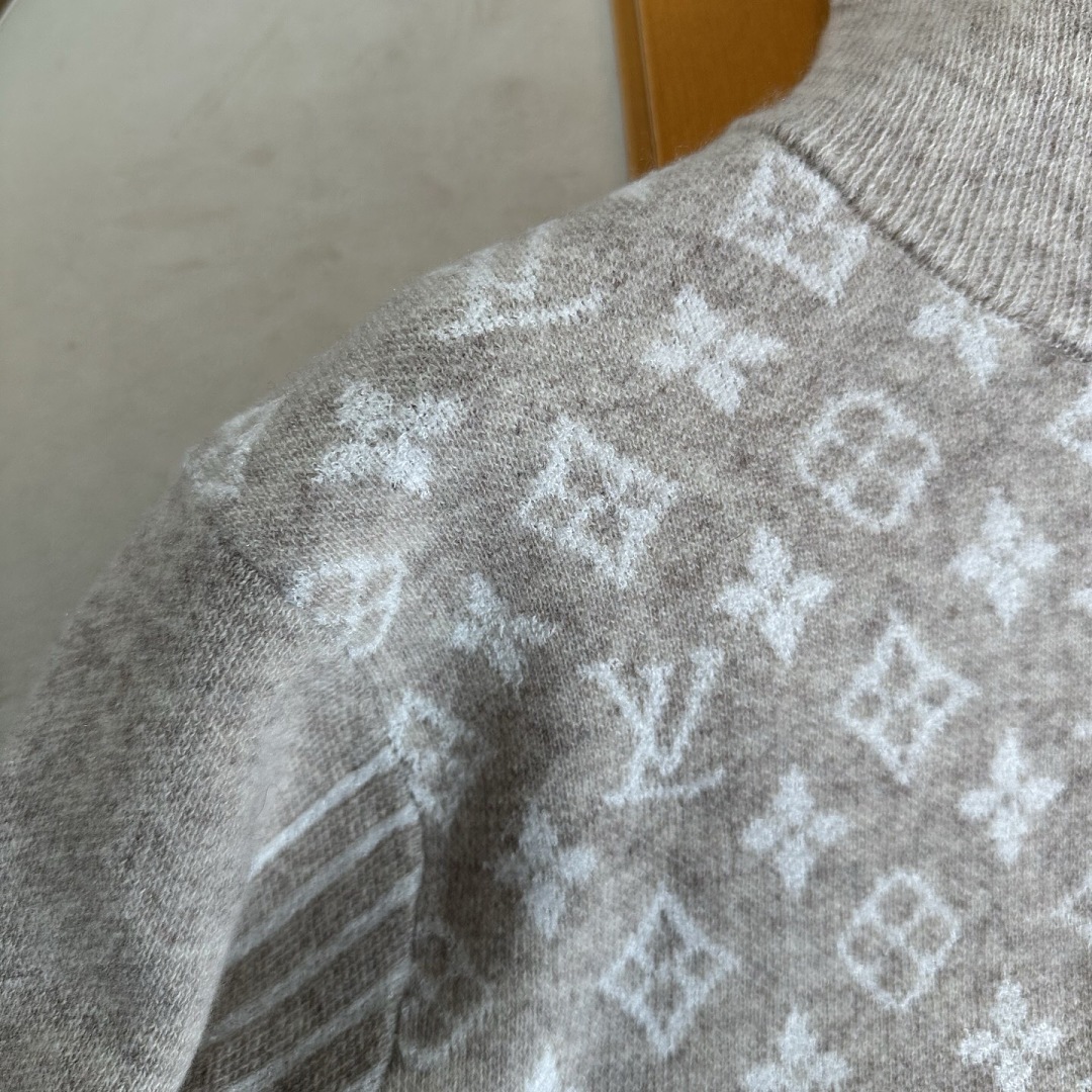 Unbranded Wool Blend Half Zip Sweater - Image 6