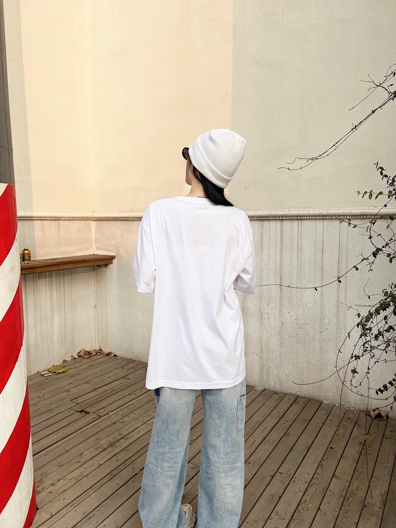 Unbranded D Color Logo Short Sleeve - Image 15