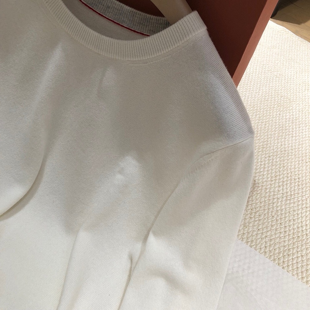 Unbranded Mountain Velvet Fleece (White) - Image 5
