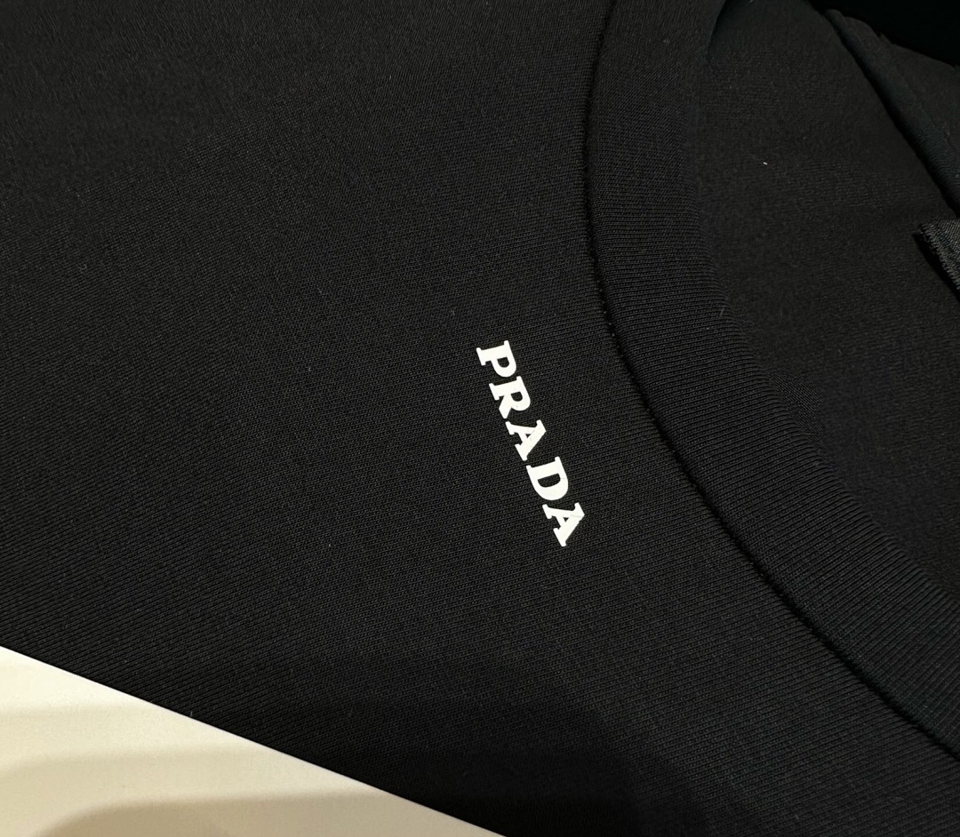 Unbranded Small Logo T (Black) - Image 5