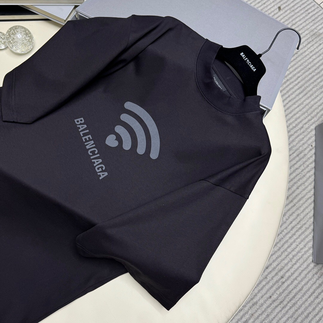 Balenciaga 520 Limited Exclusive Short Sleeve - Image 4