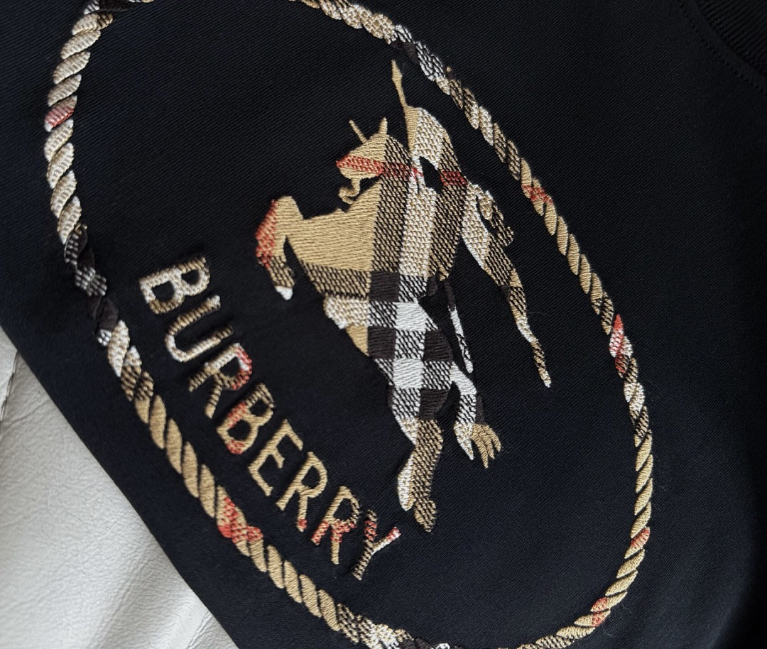 Burberry Plaid Black T - Image 8