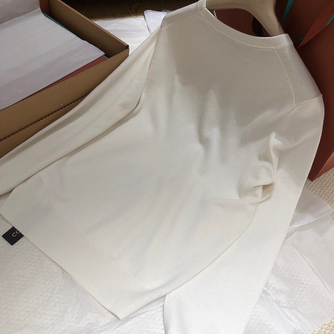 Unbranded Mountain Velvet Fleece (White) - Image 9