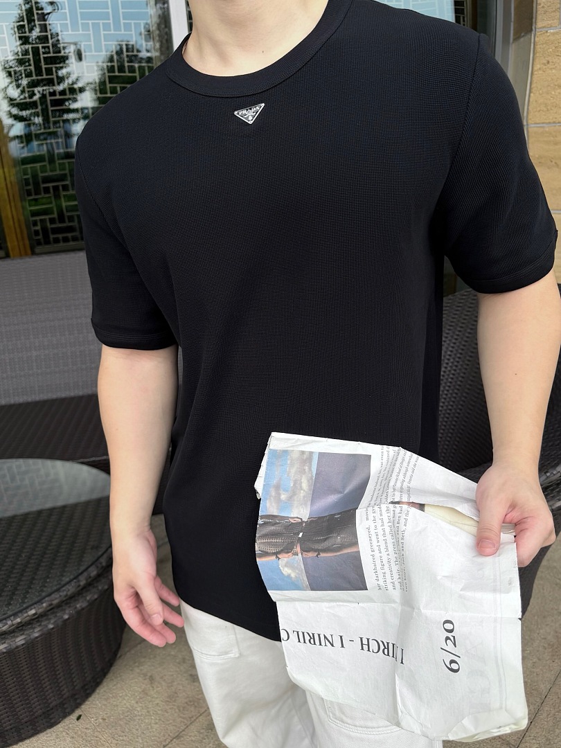 Unbranded Triangle Knitted Threaded Edge T-Shirt - Image 18