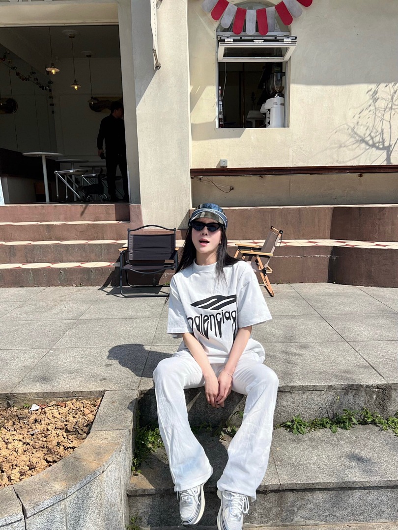 Balenciaga 3B Print Short Sleeve - Image 17