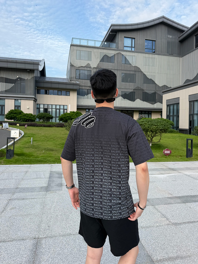 Balenciaga Print Big Embroidered T - Image 20