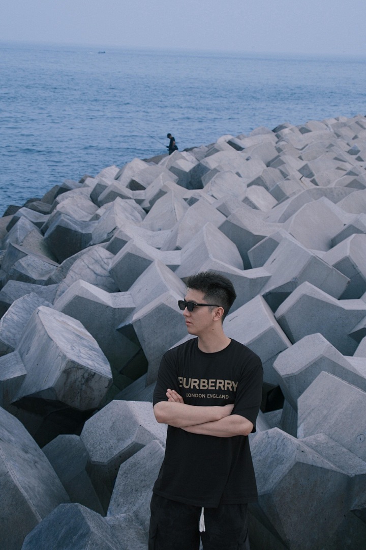 Burberry BU Gold Print T - Image 20