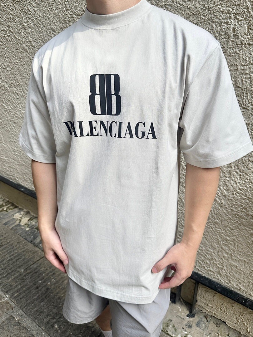 Balenciaga BB Print T - Image 21