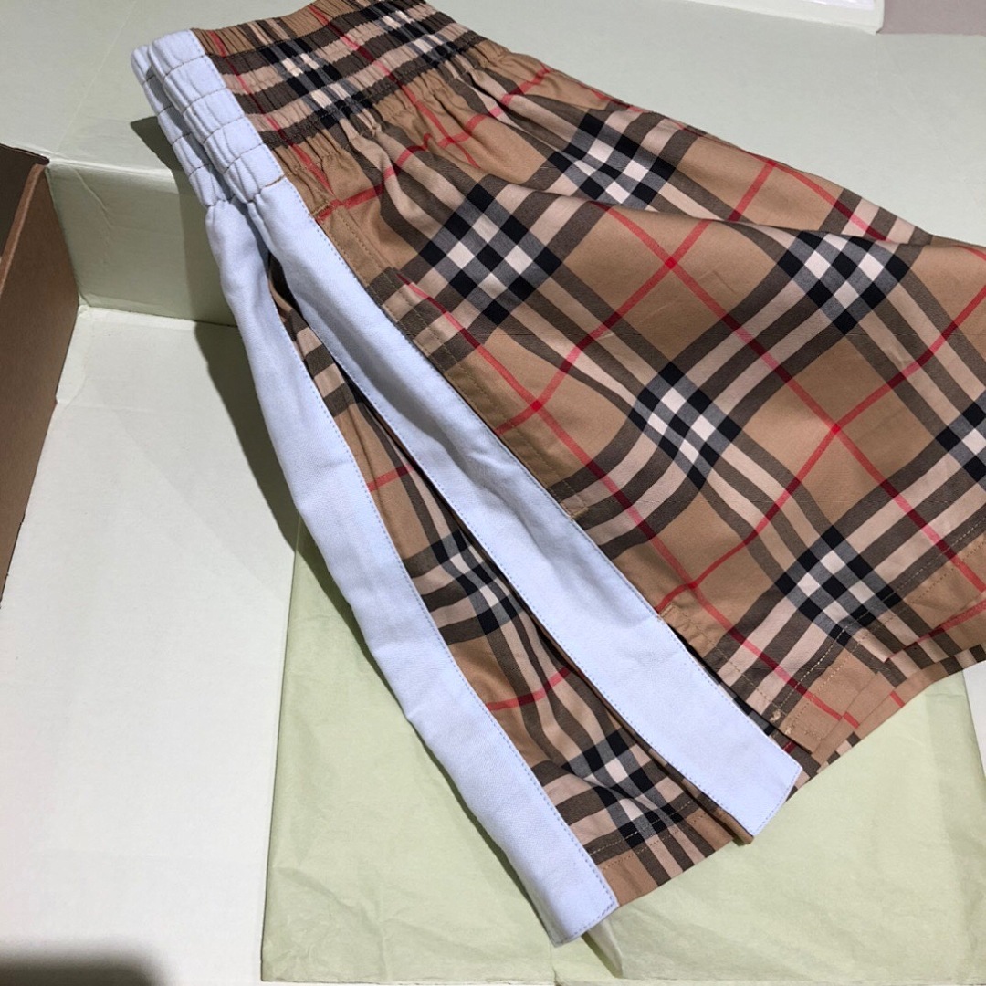 Burberry White Short (Women) - Image 8