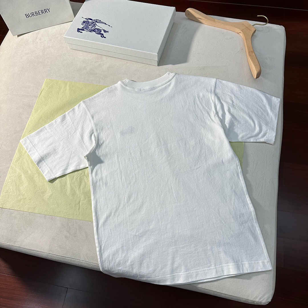 Burberry Water Embroidered T - Image 13