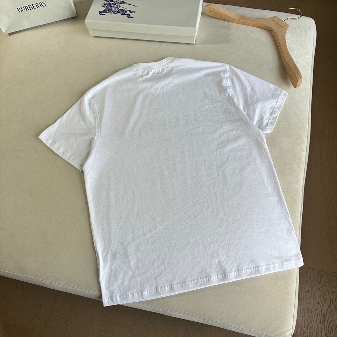 Burberry BU Gold Print T - Image 5