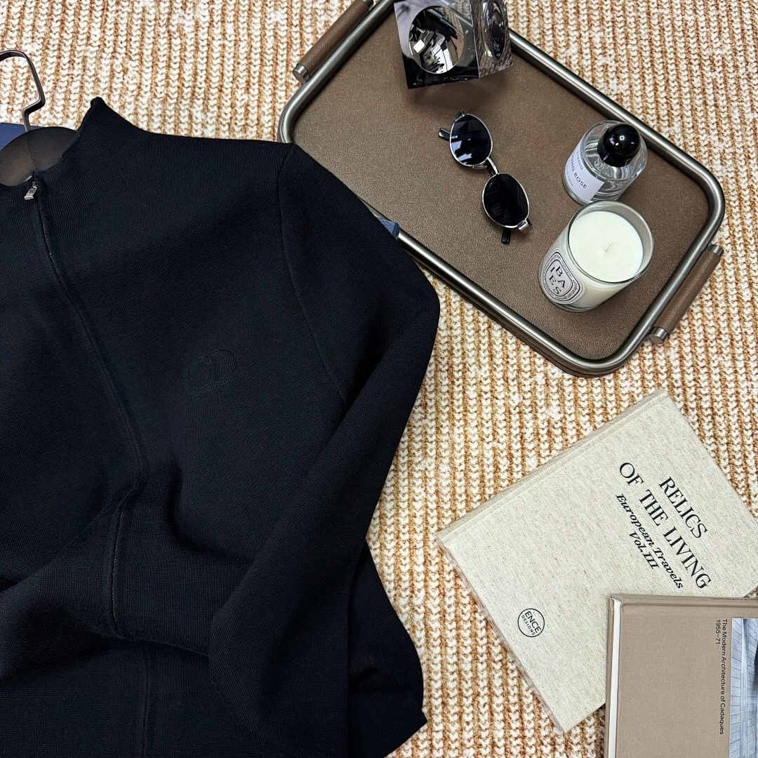 Unbranded CD Embroidered Fleece - Image 6
