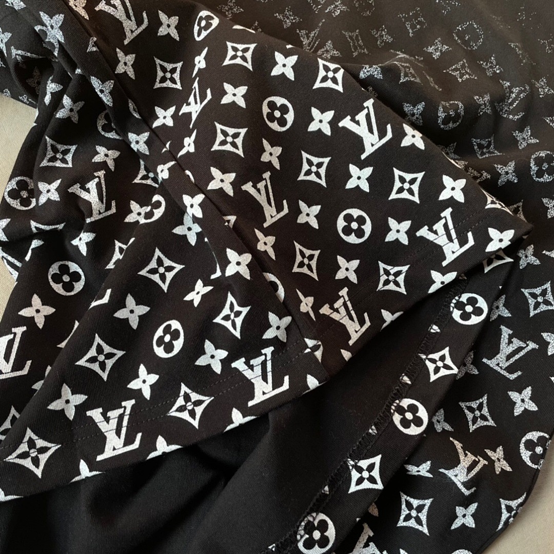 Louis Vuitton Lv logoT (Black) - Image 7