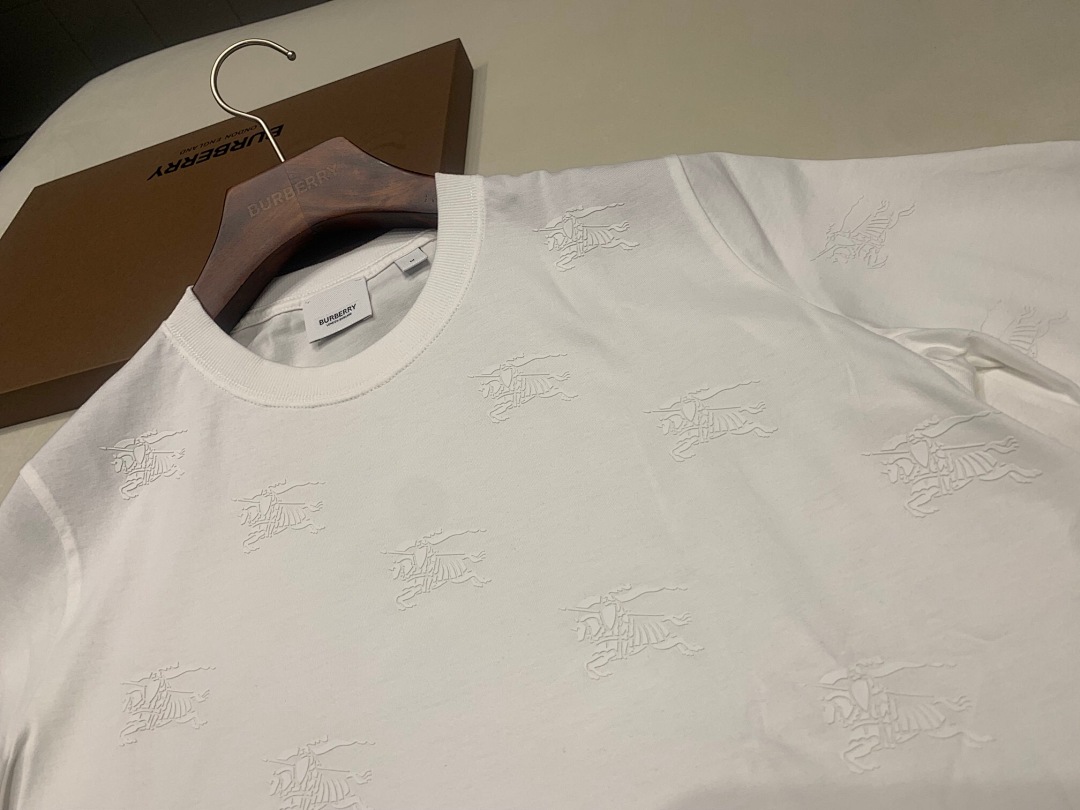 Burberry Label Print T White (Women) - Image 4
