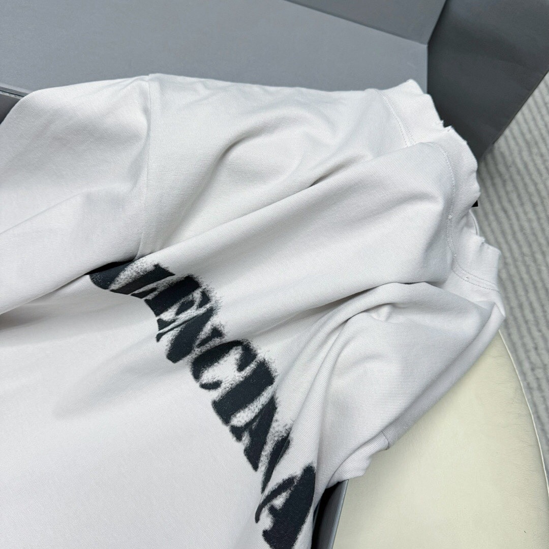 Balenciaga Short Sleeve - Image 11