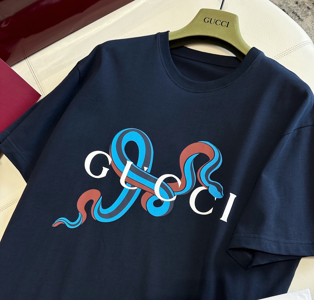 Gucci Limited Exclusive T - Image 5