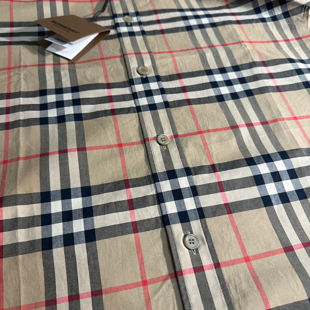 Burberry Short Sleeve - Image 4