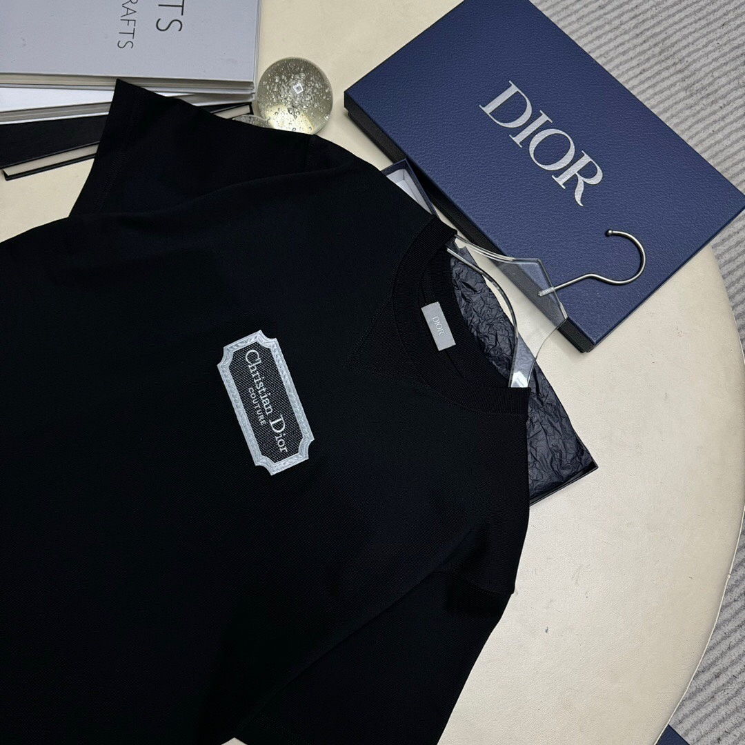 Unbranded D Embroidered Short Sleeve - Image 5