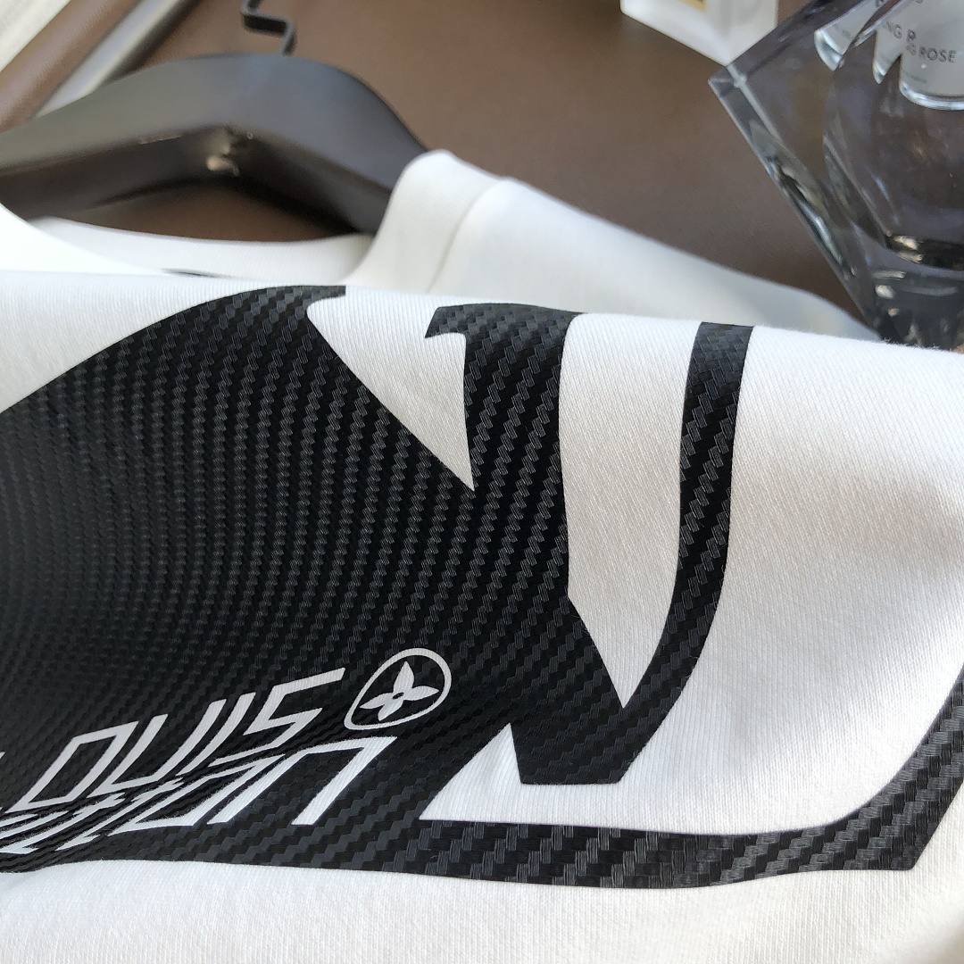 Unbranded V Label Short Sleeve - Image 10