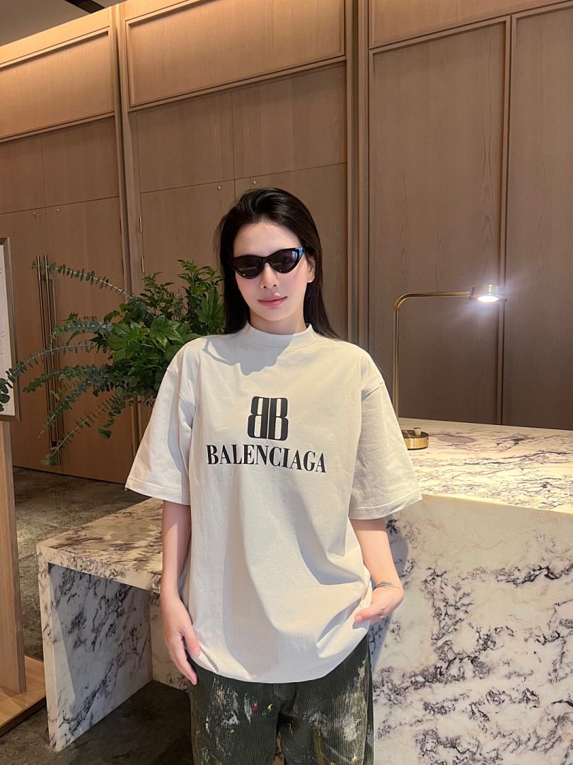 Balenciaga BB Print T - Image 16