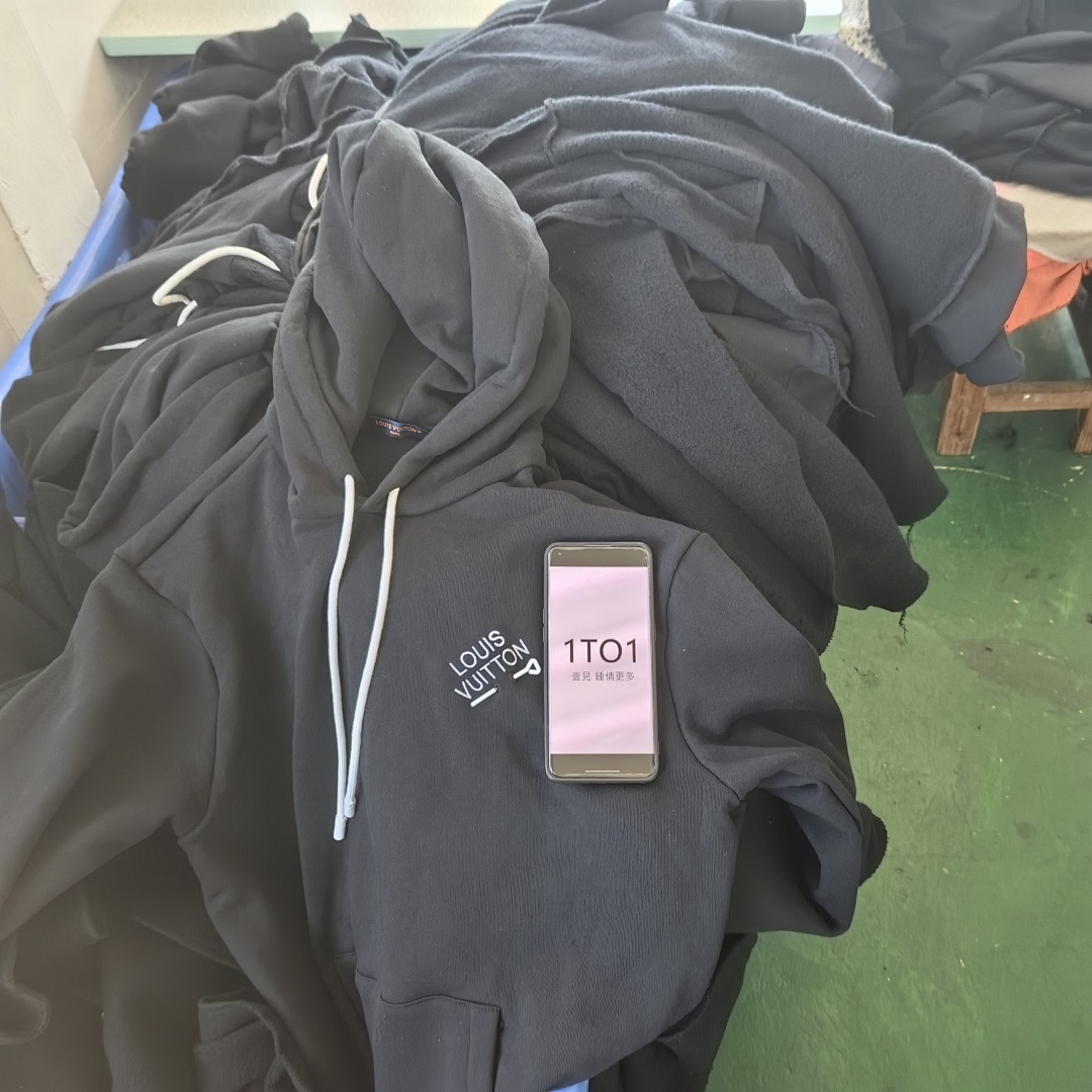 Unbranded 1V Black - Image 2