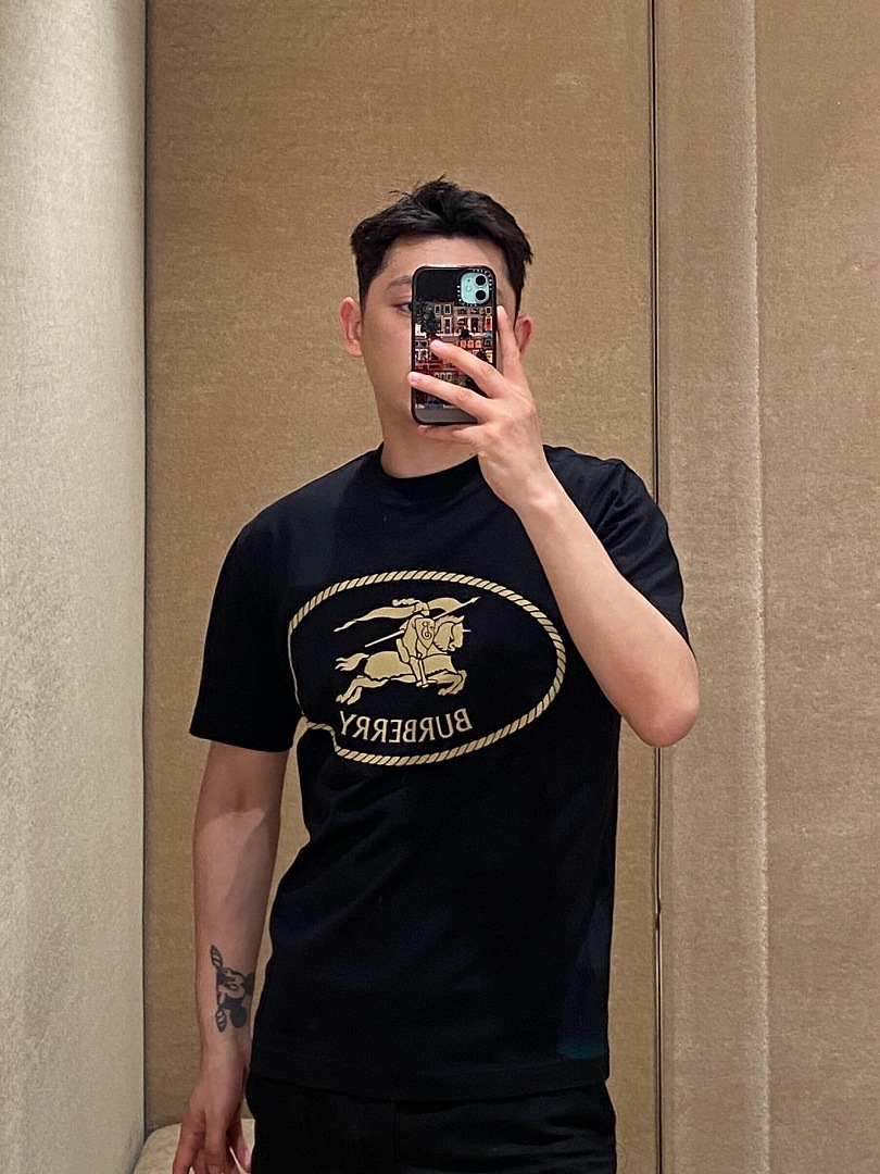 Burberry Gold Print Short Sleeve (Black) - Image 21